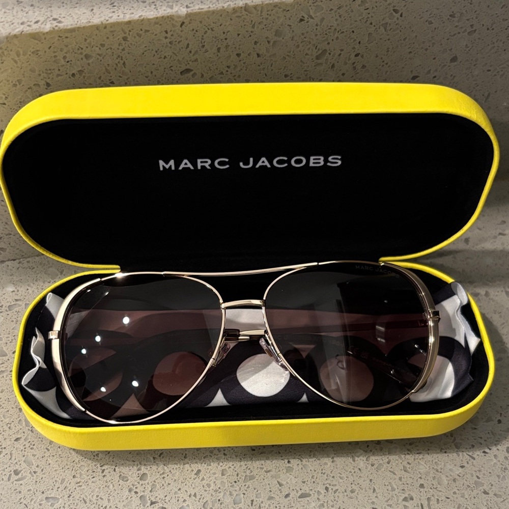 Marc Jacobs Gold Frame Aviator Sunglasses with Brown Gradient Lenses